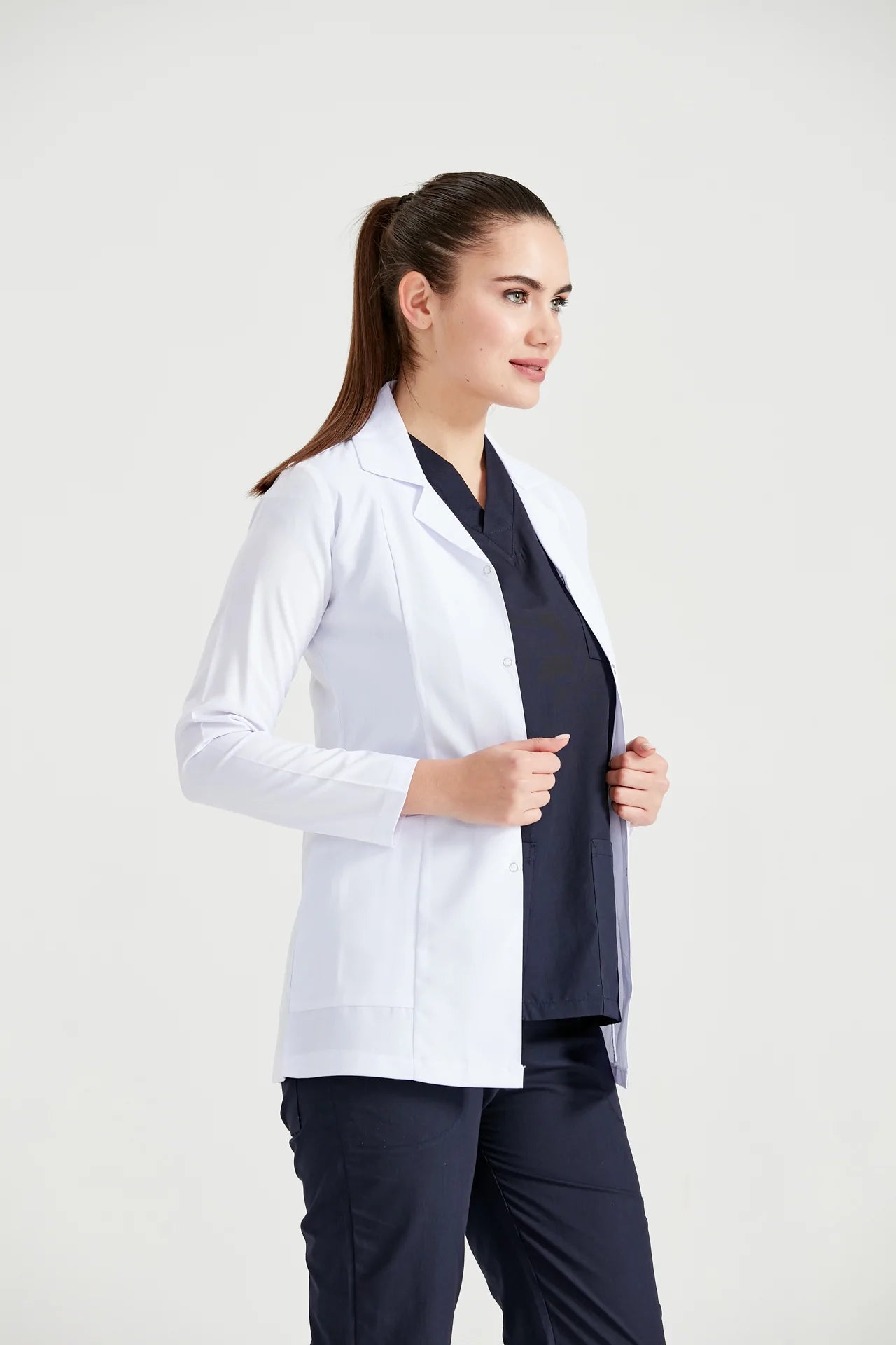 Halat medical pentru femei, scurt, cu maneca lunga - DrWear